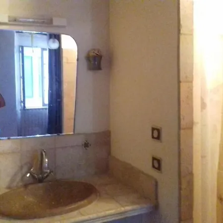 Tatil Evi Les Granges Dans Ferme Provencale. 14 Pers Ongles