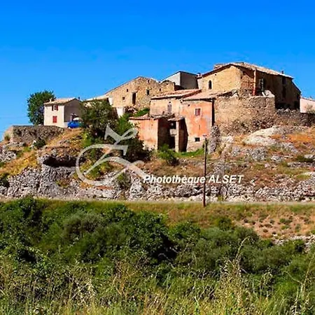 Les Granges Dans Ferme Provencale. 14 Pers Ongles