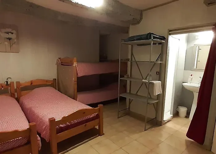 Les Granges Dans Ferme Provencale. 14 Pers Semesterbostad Ongles