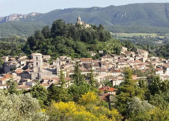 Les Granges Dans Ferme Provencale. 14 Pers Semesterbostad Ongles