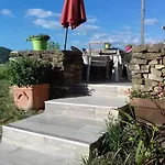 Les Granges Dans Ferme Provencale. 14 Pers * Ongles