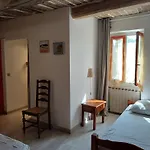Les Granges Dans Ferme Provencale. 14 Pers Holiday home Ongles