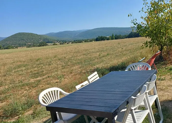 Les Granges Dans Ferme Provencale. 14 Pers *