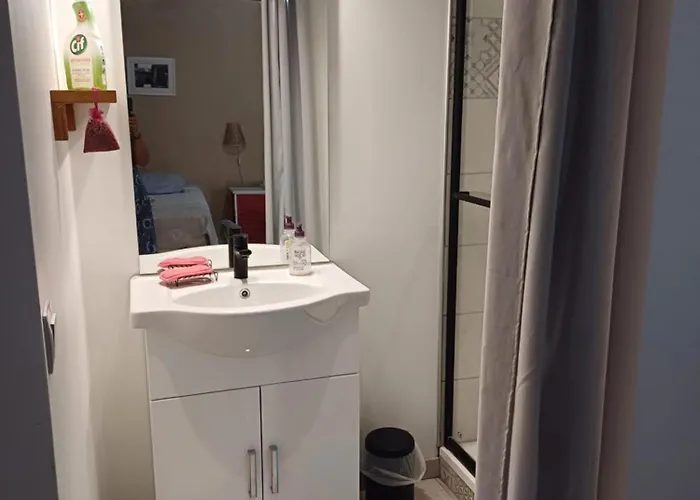 Les Granges Dans Ferme Provencale. 14 Pers Nyaraló